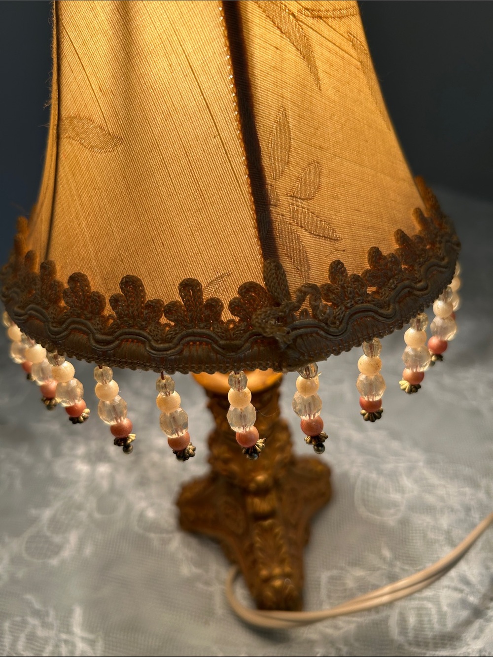 Vintage Small Resin Lamp Gold Finish 12 inches high - Picture 8 of 8